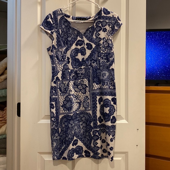 Dress - Picture 3 of 4